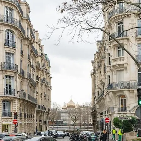 Studio Luxe Montaigne Paris